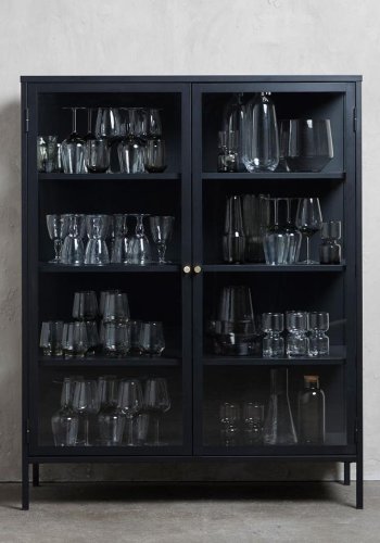 Plysjskap, m. 2 drer og 3 hyller - glass og svart metall (H:140)