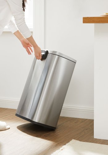 SONGMICS Pedalkorg f&ouml;r k&ouml;k, 50 liters papperskorg, med innerhink av plast, g�ngj&auml;rnsf&ouml;rsett lock, mjukst&auml;ngande, luktt&auml;t och hygienisk, silver LTB050E01