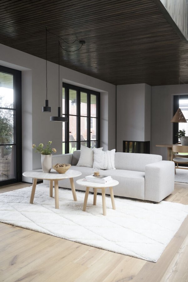 ROWICO Taransay Couchtisch, rund – beigefarbener Travertin und weiß gekalkte Eiche (60)