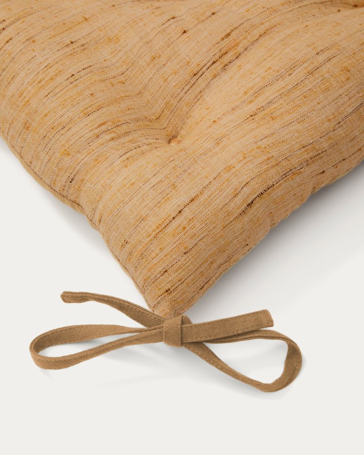 KAVE HOME Aren stolehynde, kvadratisk - sennep stof (45x45)