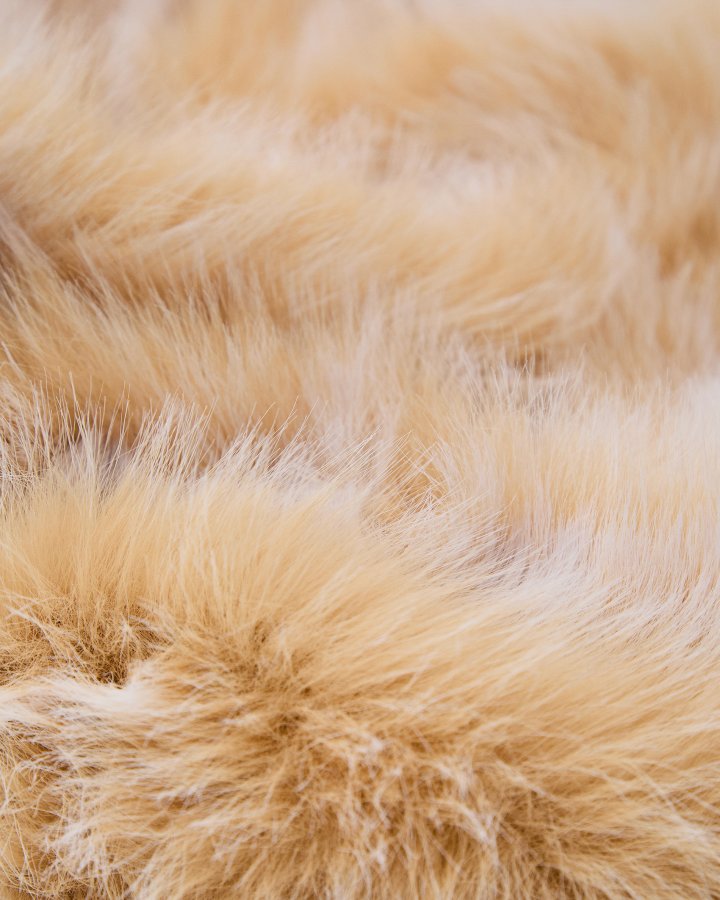 KAVE HOME Lisara plaid, m. strop - rektangul�r - ecru kunstpels (170x130)