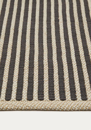 KAVE HOME Satanca beige og svart stripete teppe laget av syntetiske fibre 160 x 230 cm