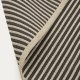 KAVE HOME Satanca beige og svart stripete teppe laget av syntetiske fibre 160 x 230 cm