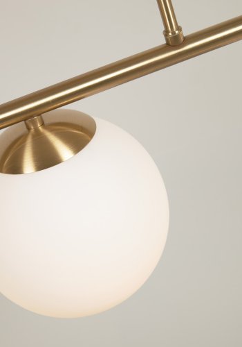 KAVE HOME Mahala taklampe - hvitt frostet glass og messingstl