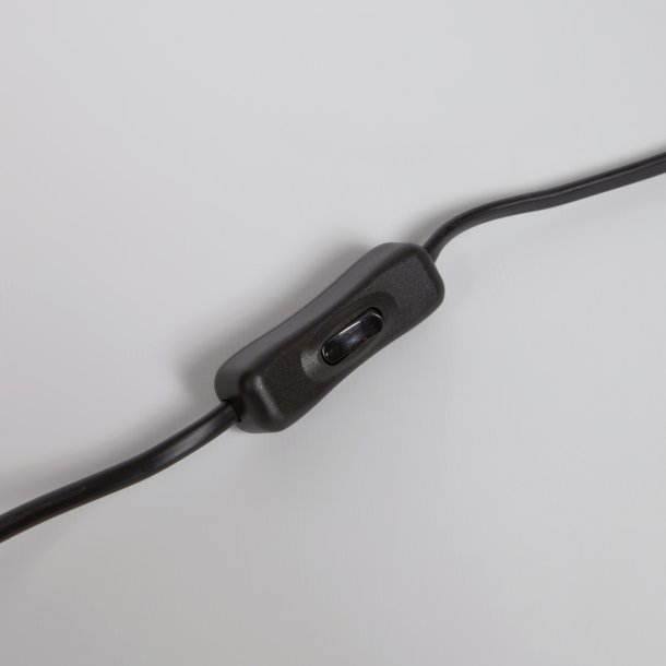 Seina bordlampe, rund - hvid matteret glas og sort stl (15)