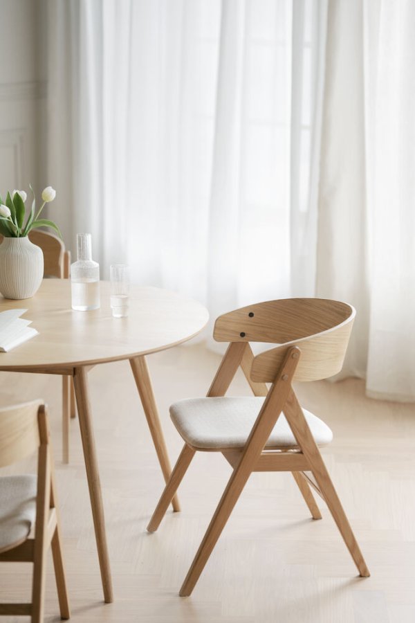 ROWICO Waterton spisebordstol, m. armlener - beige stoff og naturlig eik