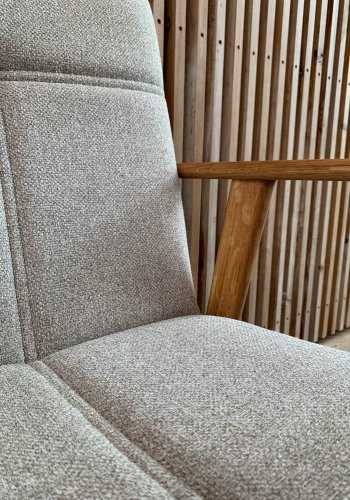 NocNoi Ven Esszimmerstuhl mit Armlehnen, Stoff und massiver Eiche - Geölt