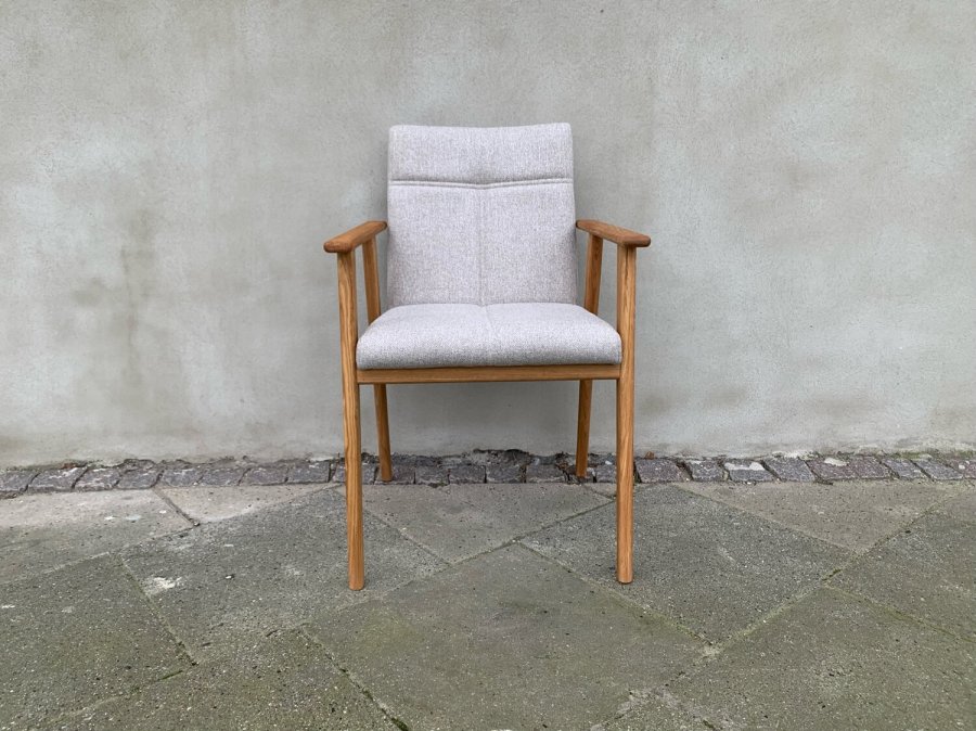 NocNoi Ven Esszimmerstuhl mit Armlehnen, Stoff und massiver Eiche - Geölt