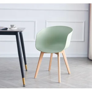 NORDLYS Alborg Esszimmerstuhl, mit Armlehnen � gr�nes Polypropylen und Naturholz