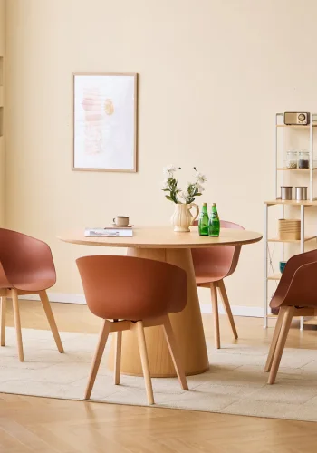 NORDLYS Alborg Esszimmerstuhl, mit Armlehnen � Terrakotta-Polypropylen und Naturholz