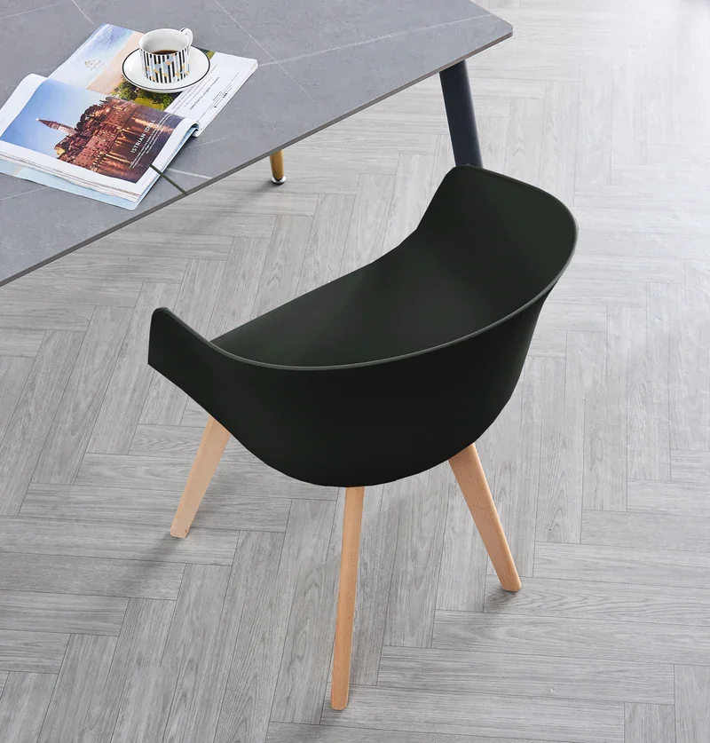 NORDLYS Alborg Esszimmerstuhl, mit Armlehnen � schwarzes Polypropylen und Naturholz