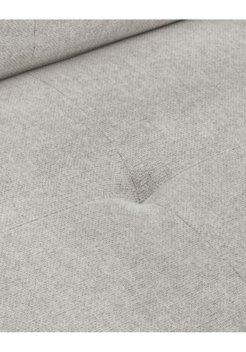 Betis Ecksofa nach rechts, mit 5 verstellbaren Nackenkissen – grauer Stoff und schwarzes Metall