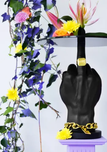 BOLD MONKEY Fother Mucker sidebord, rundt - svart glass og harpiks (40)