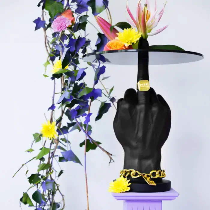 BOLD MONKEY Fother Mucker sidebord, rundt - svart glass og harpiks (40)