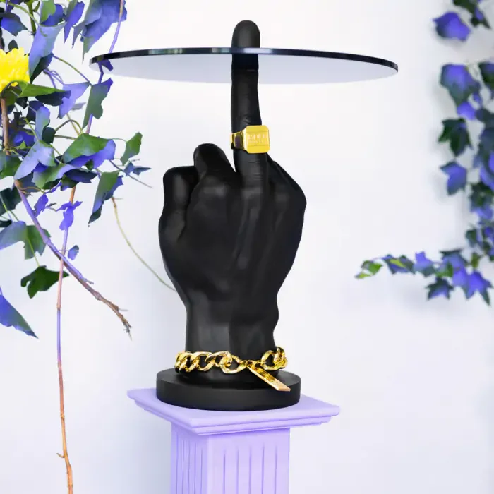 BOLD MONKEY Fother Mucker sidebord, rundt - svart glass og harpiks (40)