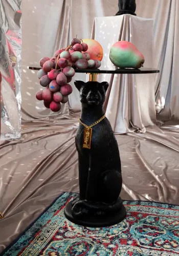 BOLD MONKEY Proudly Crowned Beistelltisch, rund – schwarzes Glas und Harz (40)