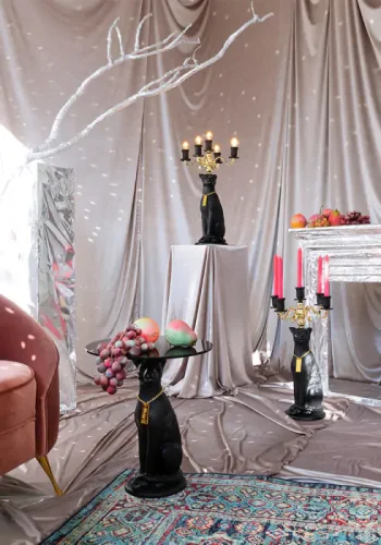 BOLD MONKEY Proudly Crowned Panther Stehlampe – galvanisiertes Gold und schwarzes Harz