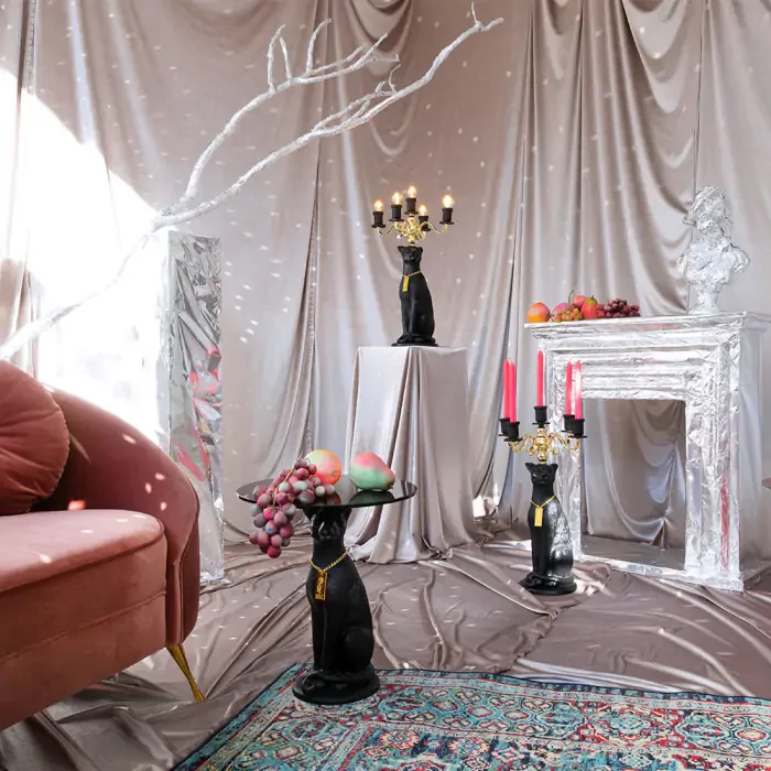 BOLD MONKEY Proudly Crowned Panther Stehlampe – galvanisiertes Gold und schwarzes Harz