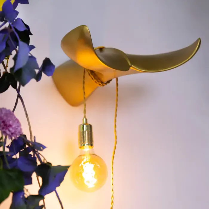 BOLD MONKEY The Tail Will Follow Wandleuchte - schwarzes Harz