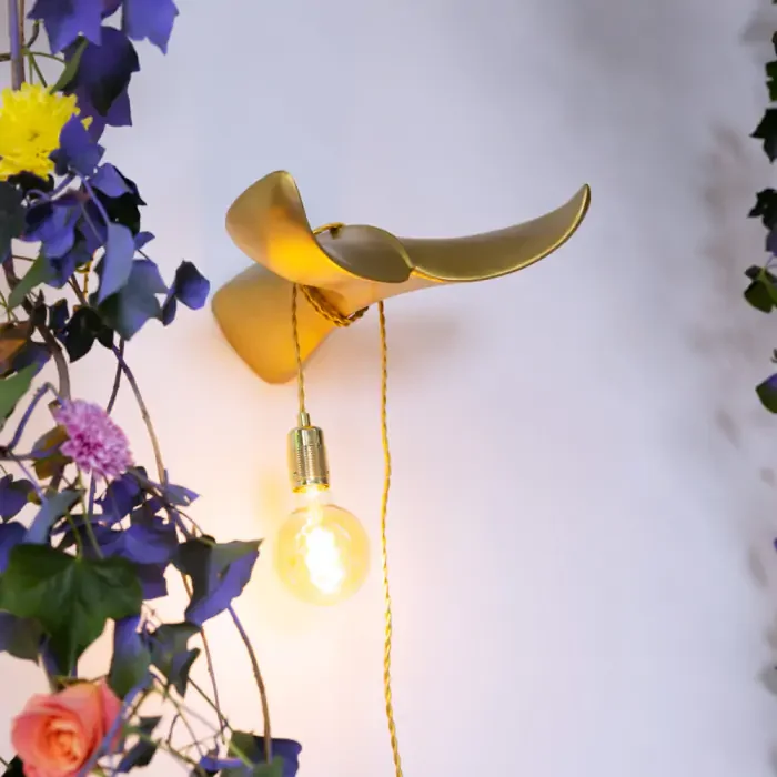 BOLD MONKEY The Tail Will Follow Wandleuchte - schwarzes Harz