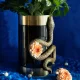 BOLD MONKEY Never Hurt A Snake Vase M, rund – goldenes Aluminium und schwarze Emaille (H:26)