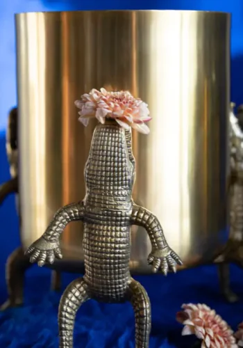 FET MONKEY Omgitt av krokodiller vase L, rund - gull aluminium (H:32)