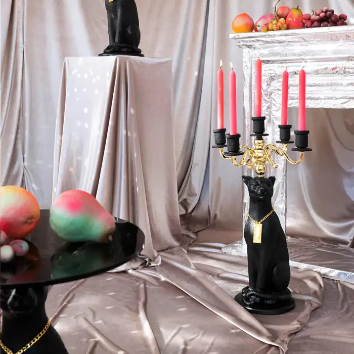 BOLD MONKEY Kerzenhalter „Proudly Crowned Panther“, für 5 Kerzen – galvanisiertes Gold und schwarzes Harz