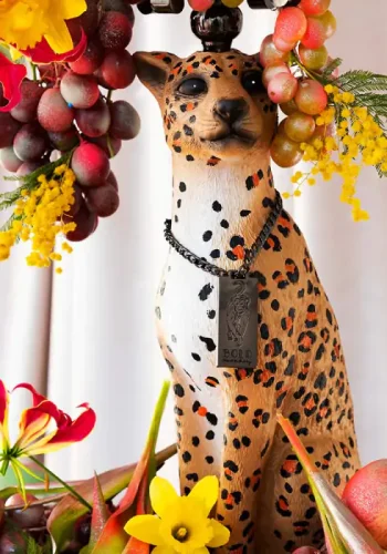 BOLD MONKEY Proudly Crowned Panther lysestake, for 5 lys - svart galvanisering og harpiks med brunt trykk