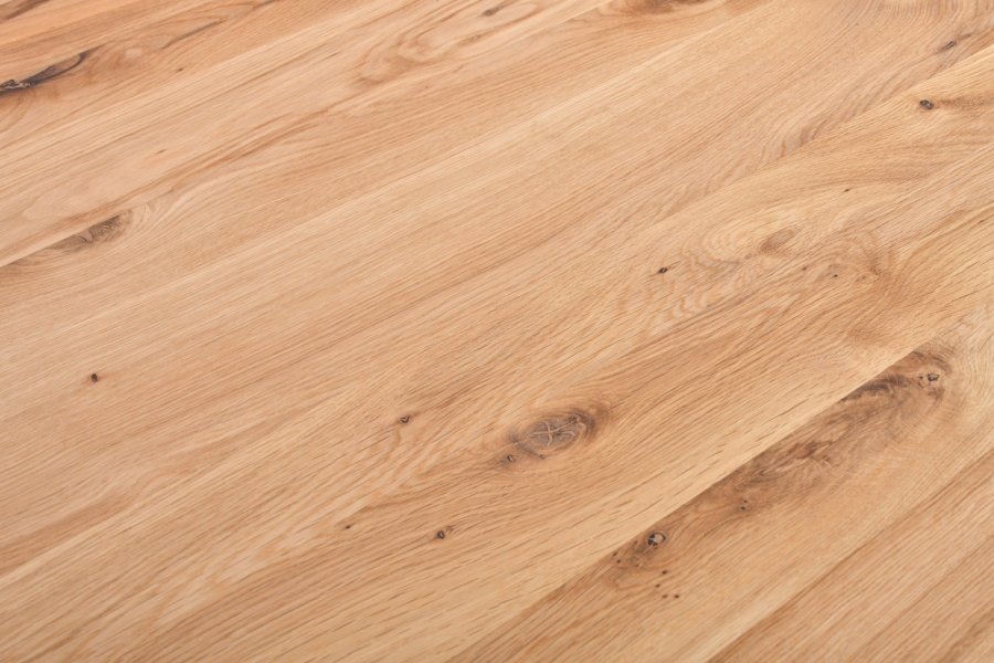 Rektangulrt Sam spisebord med naturlig kant - massiv eik, oljet (200x90)