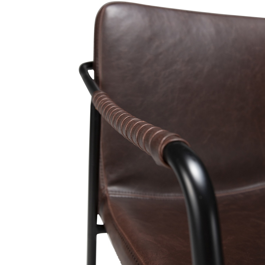 DAN-FORM BOTO lenestol Vintage kakao kunstskinn med svarte ben