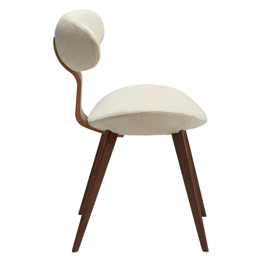 DANFORM Buckle Esszimmerstuhl - matter Mandel-Bouclé-Stoff mit Glitzer und walnussbraunem Holz