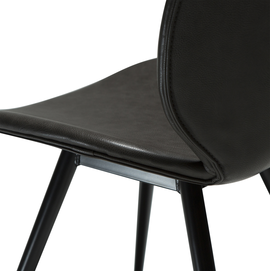 DAN-FORM CLOUD Stol Vintage grtt kunstskinn med runde svarte ben