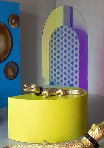 BOLD MONKEY Peek Into The Cosmos Wandspiegel XXL – Vintage/Ölteppich-inspiriertes Reflexionsglas (89)