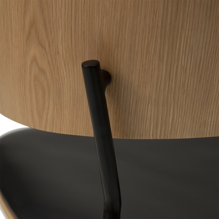 DAN-FORM CRIB Lenestol Vintage svart kunstskinn og eikefiner med svarte ben