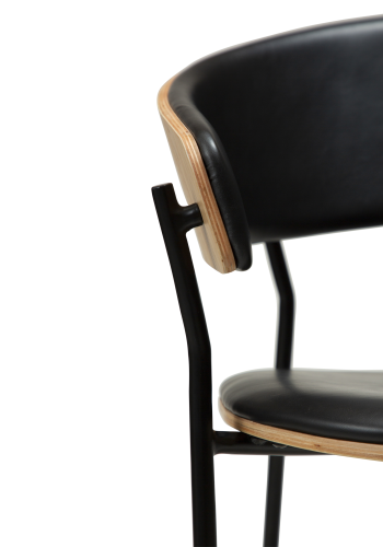 DAN-FORM CRIB Lenestol Vintage svart kunstskinn og eikefiner med svarte ben