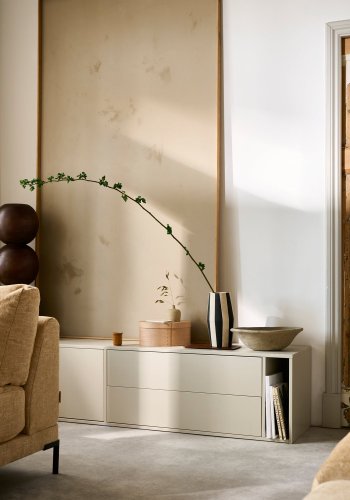 VTWONEN Settle Down TV-bord, m. 2 lger, 2 skuffer og 1 hylde - dust fyrretr (200x45)