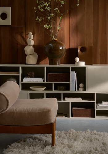 WOOOD Letterba(n)k XL v�greol, m. 1 push-to-open l�ge og hylder - mat st�v fyrretr�