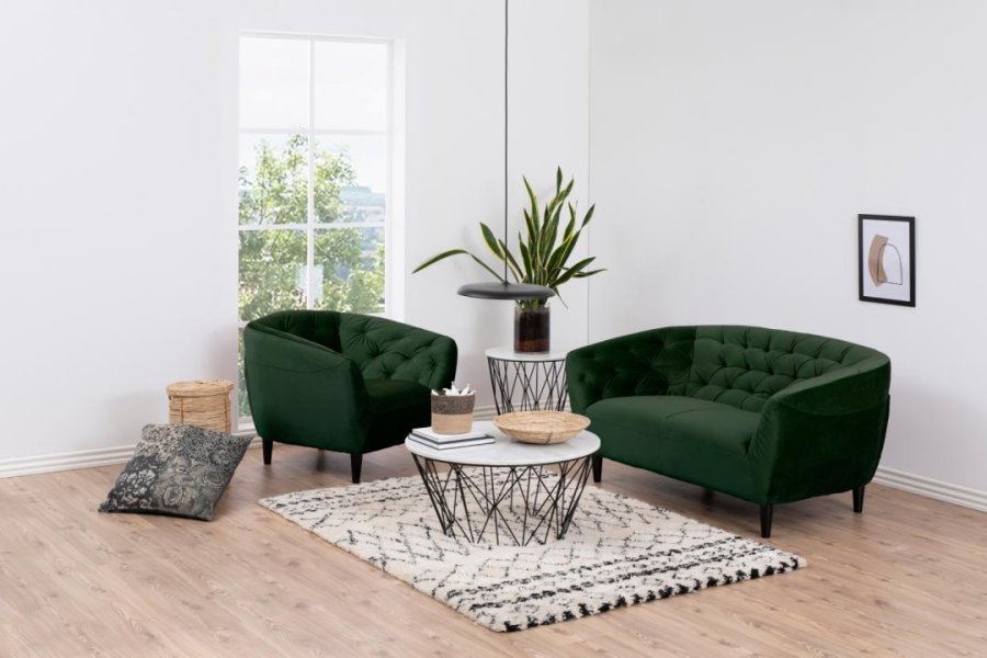 ACT NORDIC Ria Sessel, mit Armlehnen und Nähten – waldgrüner Stoff und schwarzes Gummibaumholz