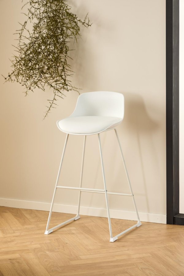 ACT NORDIC Tina Barhocker, mit Rückenlehne und Fußstütze – weißes PU/Polypropylen und weißer Stahl