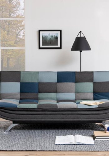 ACT NORDIC Faith Schlafsofa, mit Klick & Klack – mehrfarbiger/grauer Patchworkstoff und Chromstahl (196x98)