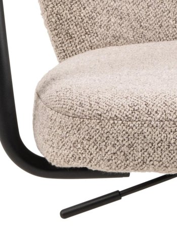 ACT NORDIC Patricia Schreibtischstuhl, mit Armlehnen, Rollen, Drehfunktion – beiger Stoff und schwarzer Stahl