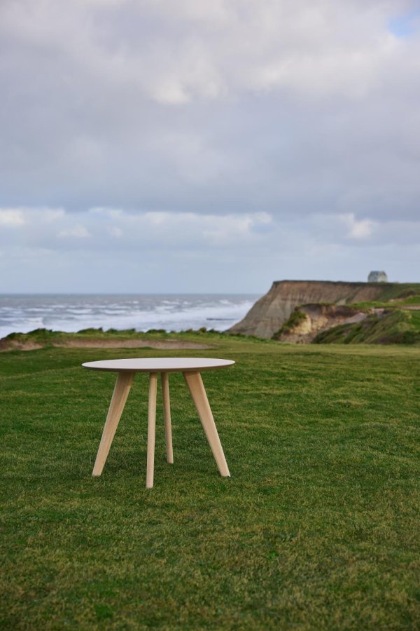 ACT NORDIC Townsville Esstisch, rund, weiß pigmentiertes Eichenfurnier und weiß pigmentierte Eiche (100)