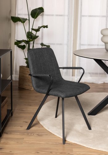 ACT NORDIC Selina Esszimmerstuhl, mit Armlehnen – dunkelgrauer Stoff und schwarzer Stahl