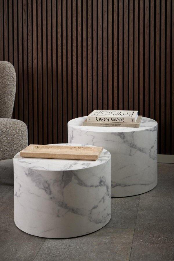 ACT NORDIC Dice sofabord, rundt - hvit marmor Carrara grovt papir (58) (sett med 2)
