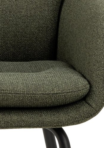 ACT NORDIC Dora Esszimmerstuhl, mit Armlehnen, Nähten und Reißverschluss – grüner Stoff und schwarzer Stahl