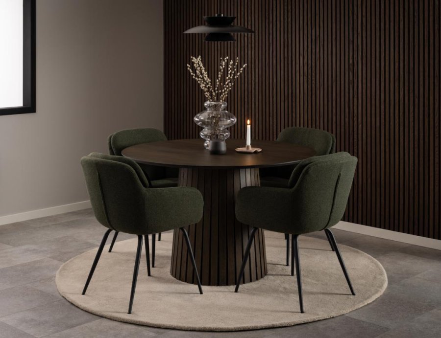 ACT NORDIC Dora Esszimmerstuhl, mit Armlehnen, Nähten und Reißverschluss – grüner Stoff und schwarzer Stahl