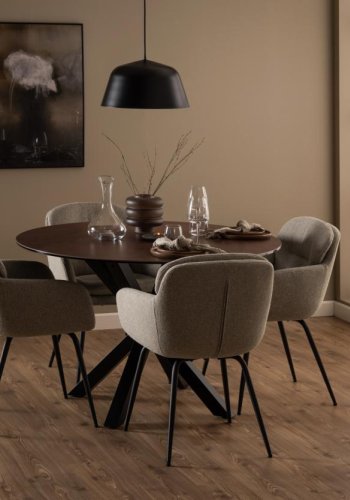 ACT NORDIC Dora Esszimmerstuhl, mit Armlehnen, Nähten und Reißverschluss – beiger Stoff und schwarzer Stahl