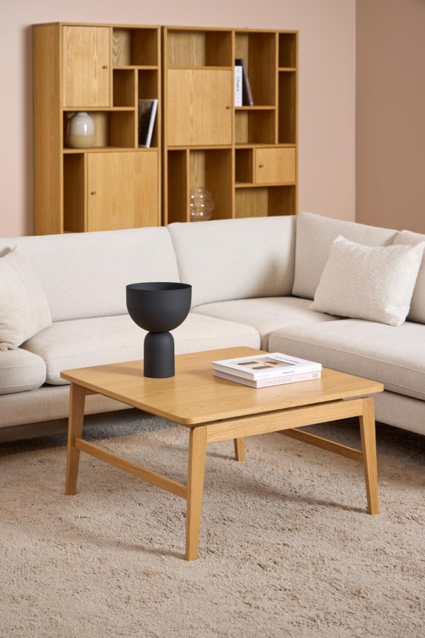 ACT NORDIC Essex Couchtisch, quadratisch - UV-lackiertes Eichenfurnier und NC-Lack-Eiche (80x80)