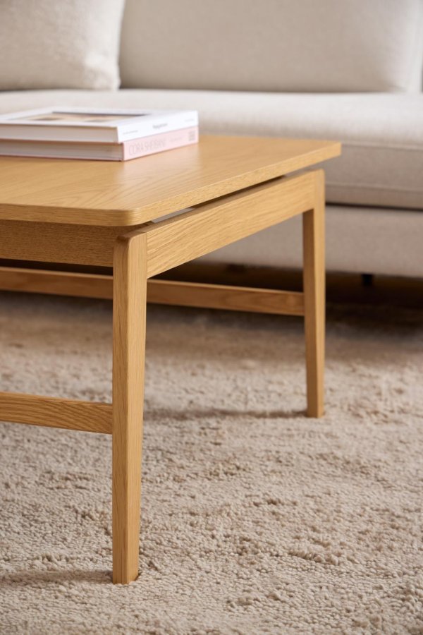 ACT NORDIC Essex Couchtisch, quadratisch - UV-lackiertes Eichenfurnier und NC-Lack-Eiche (80x80)