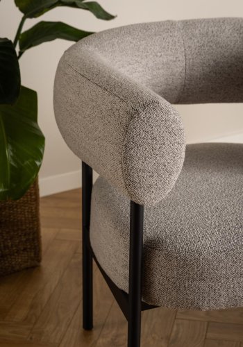 ACT NORDIC Oakfield loungestol, m. armln og posefjedre - beige stof og mat sort stl